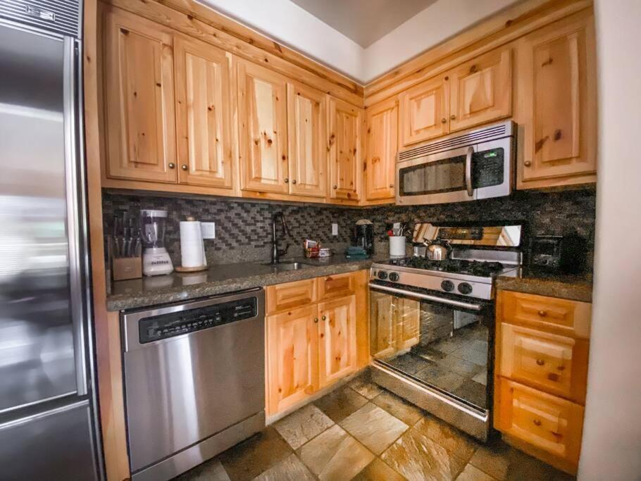 2 Bedroom Condominium - Luxury Skiin And Out テルユライド エクステリア 写真